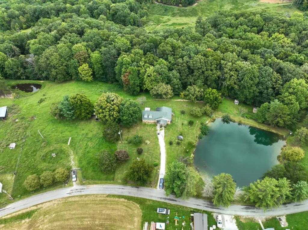 762 Jacks Ridge Road Mckee KY 40447