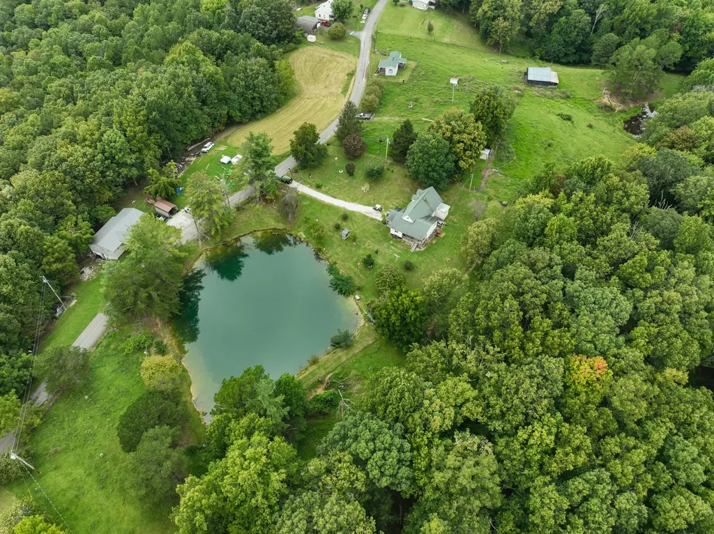 762 Jacks Ridge Road Mckee KY 40447