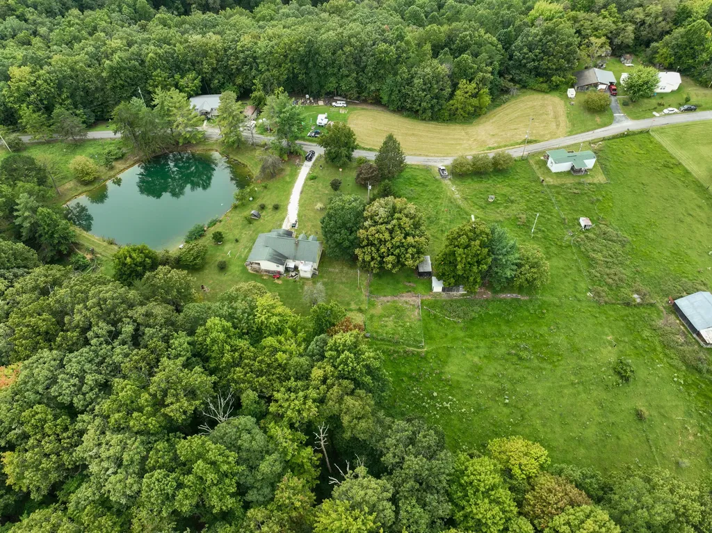 762 Jacks Ridge Road Mckee KY 40447