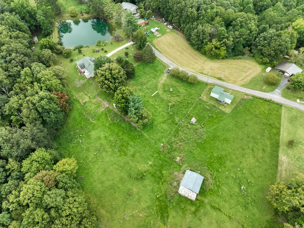 762 Jacks Ridge Road Mckee KY 40447