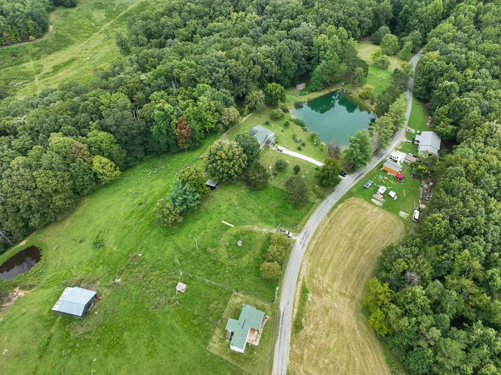 762 Jacks Ridge Road Mckee KY 40447