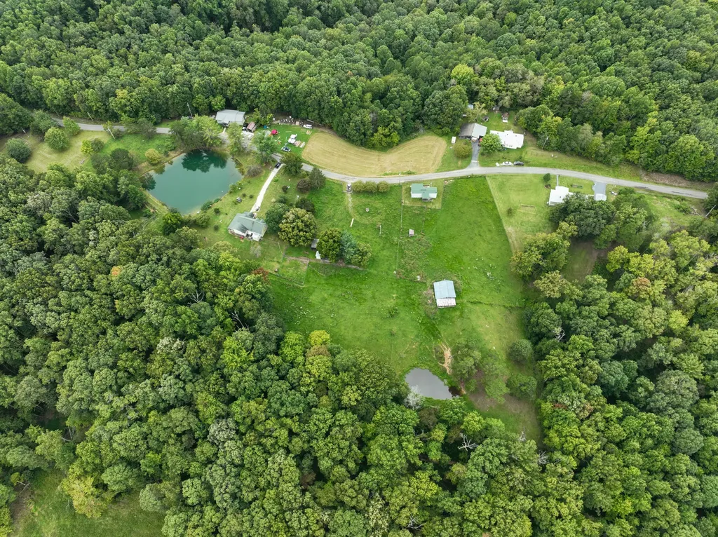 762 Jacks Ridge Road Mckee KY 40447