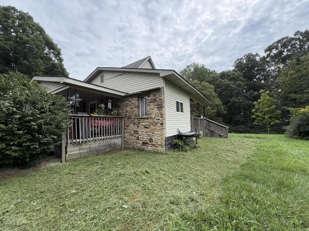 762 Jacks Ridge Road Mckee KY 40447