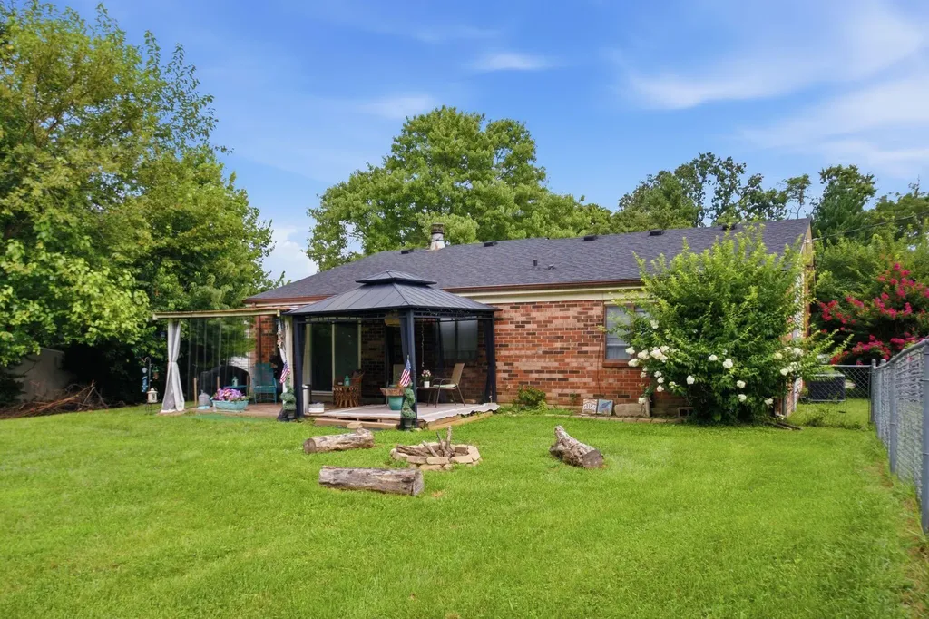 3341 Featherston Drive Lexington KY 40515
