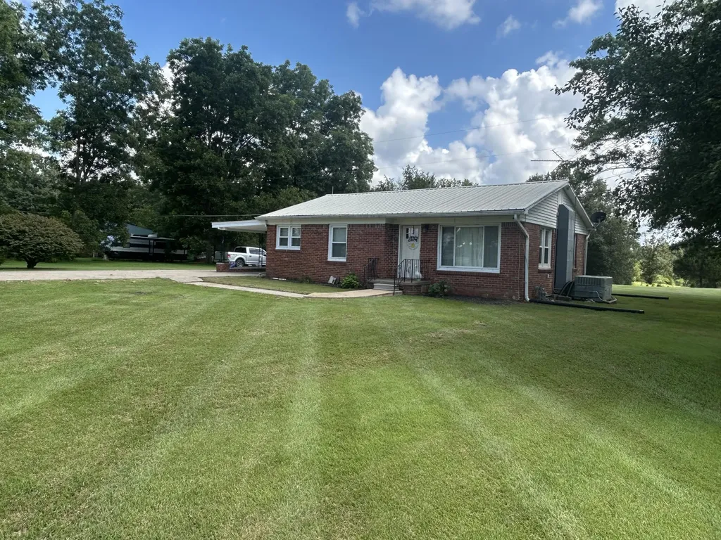 403 Breezeel School Road Benton KY 42025