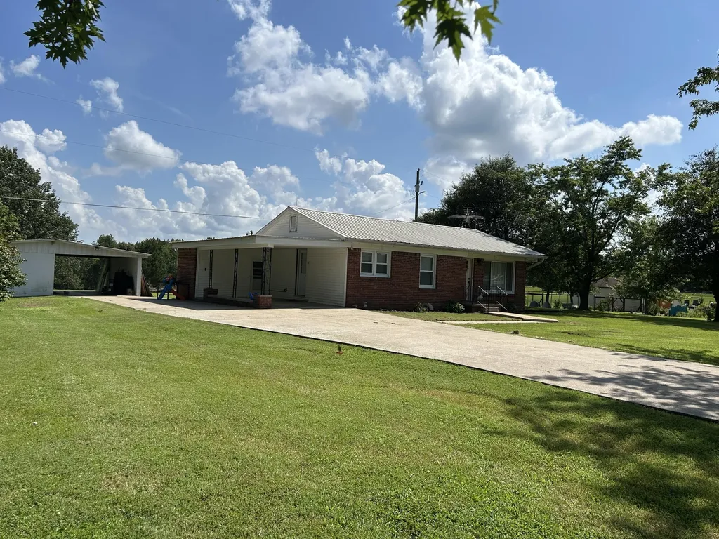 403 Breezeel School Road Benton KY 42025