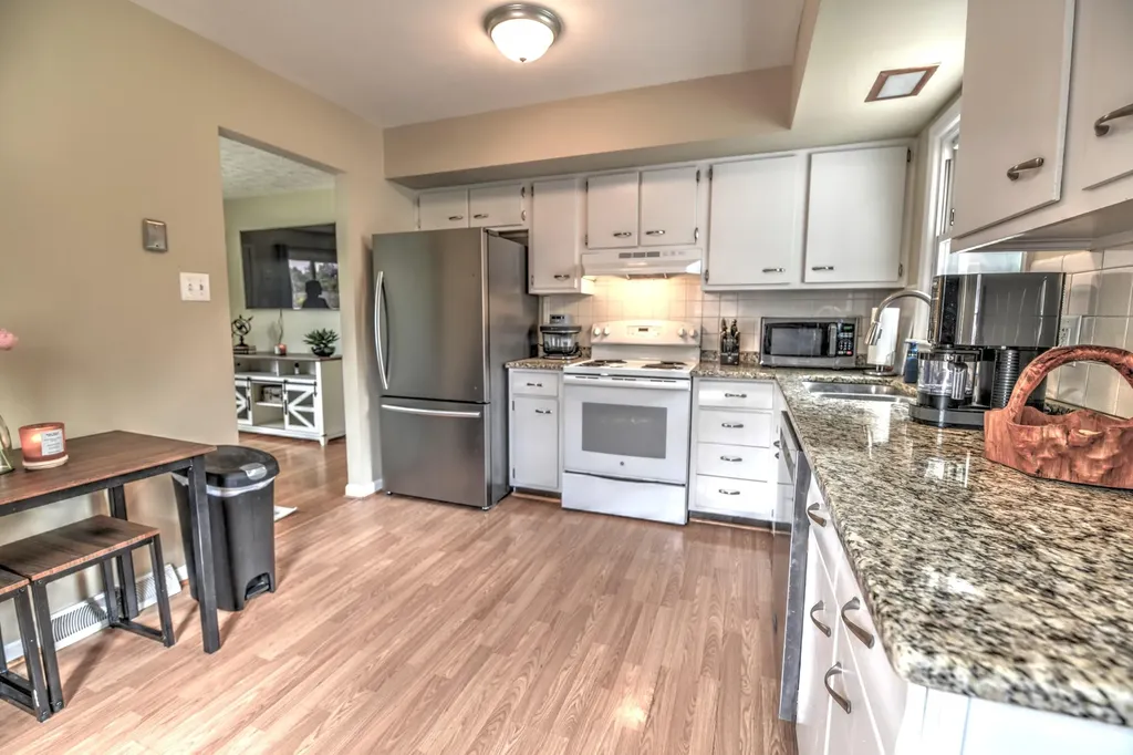 169 Manitoba Lane Lexington KY 40515