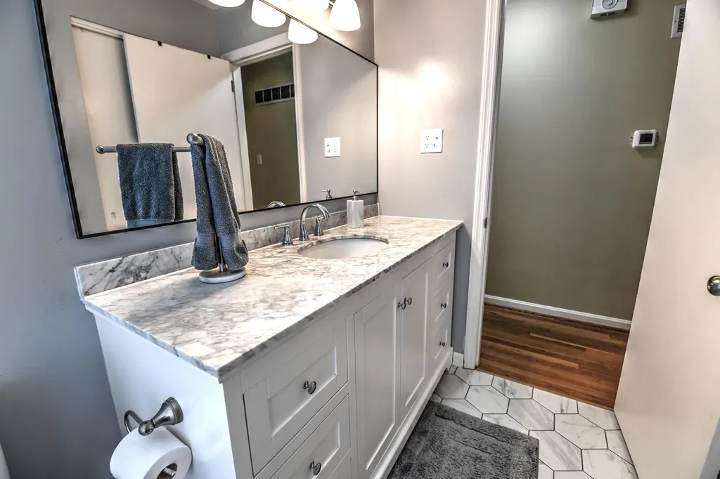 169 Manitoba Lane Lexington KY 40515