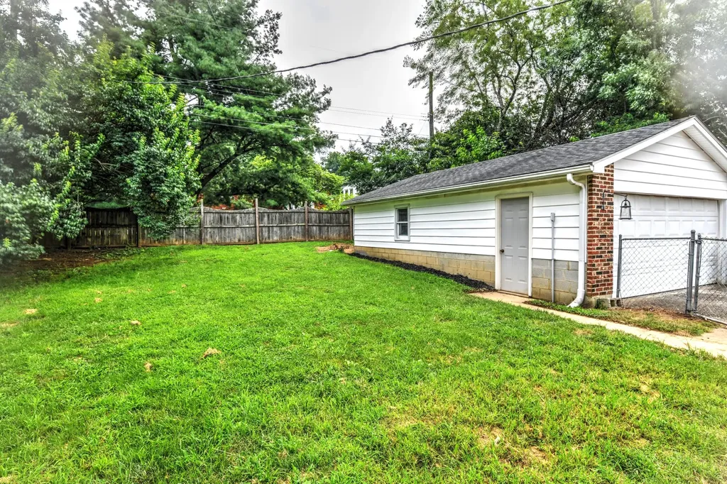 169 Manitoba Lane Lexington KY 40515