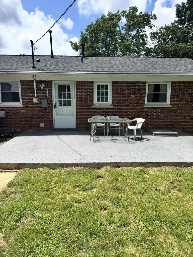 169 Manitoba Lane Lexington KY 40515