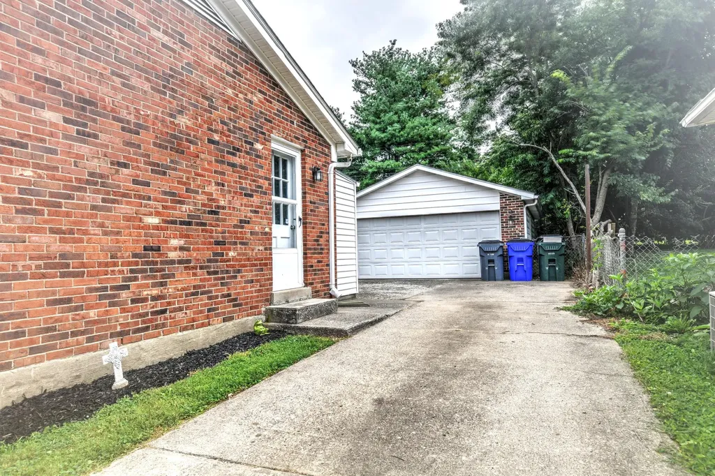 169 Manitoba Lane Lexington KY 40515