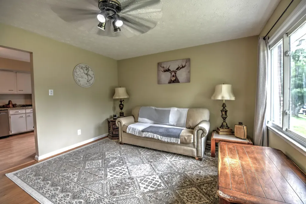 169 Manitoba Lane Lexington KY 40515