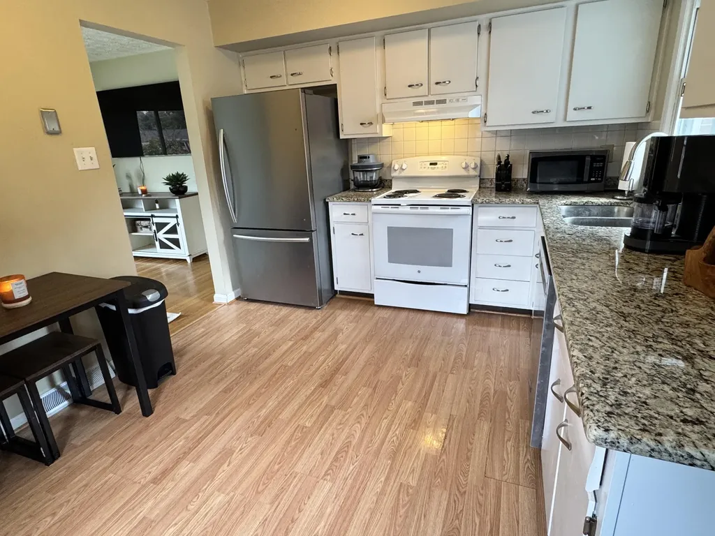 169 Manitoba Lane Lexington KY 40515