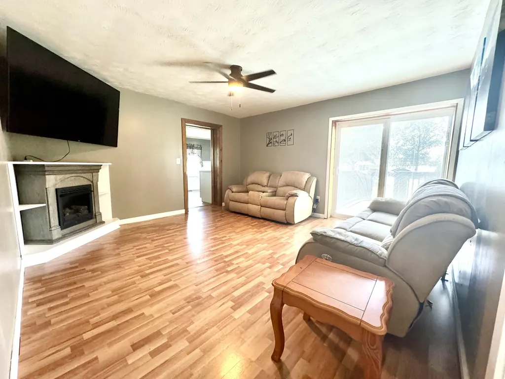 10861 Ky-57 Tollesboro KY 41189