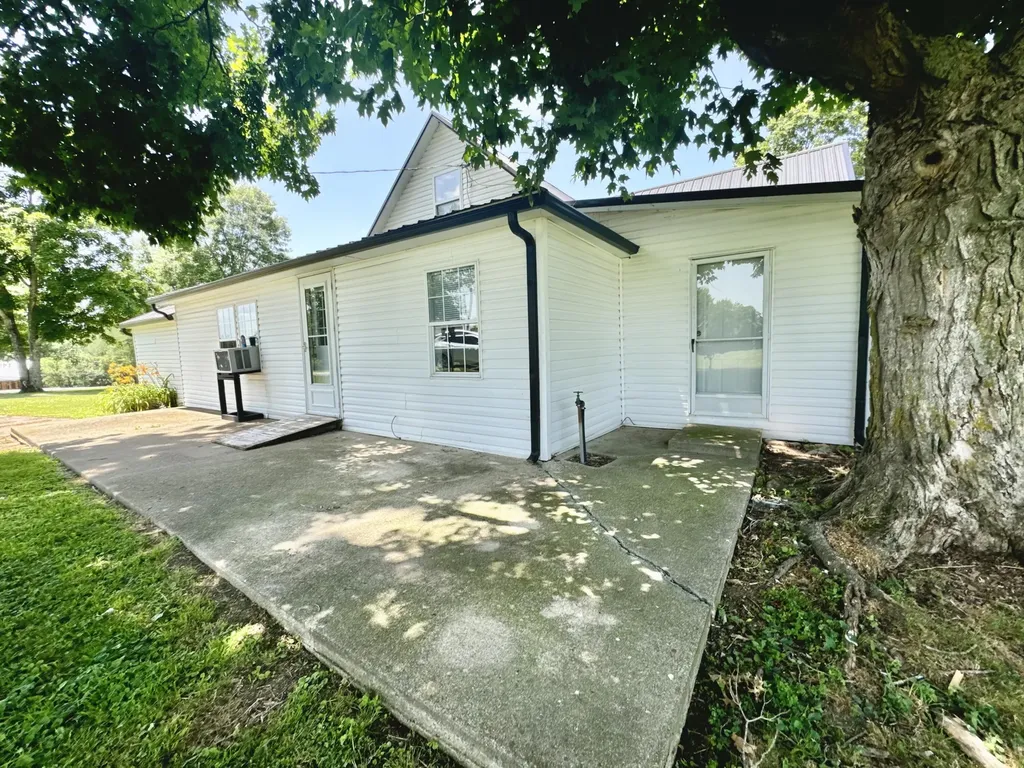 10861 Ky-57 Tollesboro KY 41189