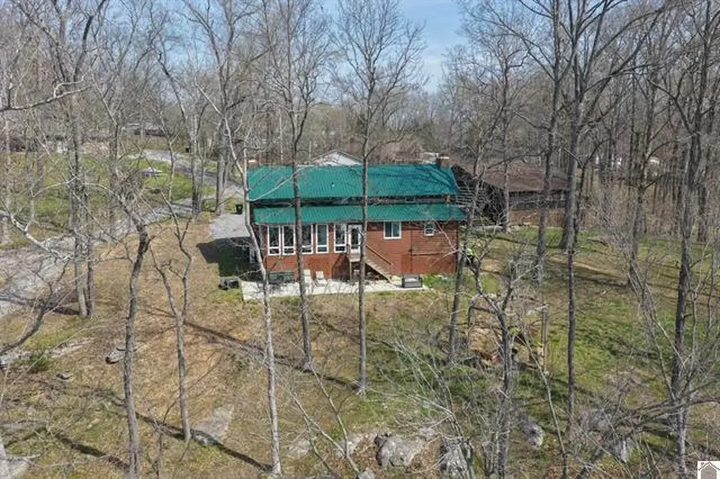 44 Gabby Lane Cadiz KY 42211