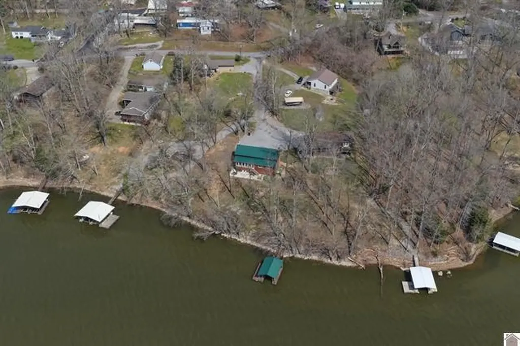 44 Gabby Lane Cadiz KY 42211