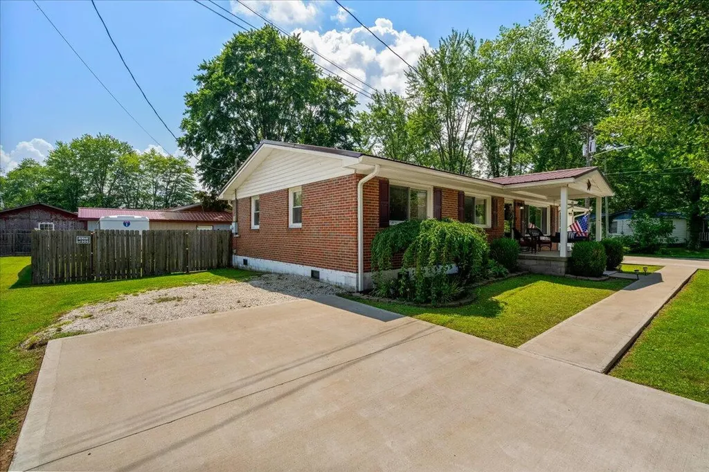 132 Airport Road Stanton KY 40380