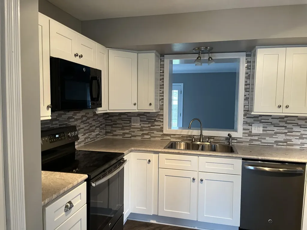 886 Honeysuckle Road Lexington KY 40504