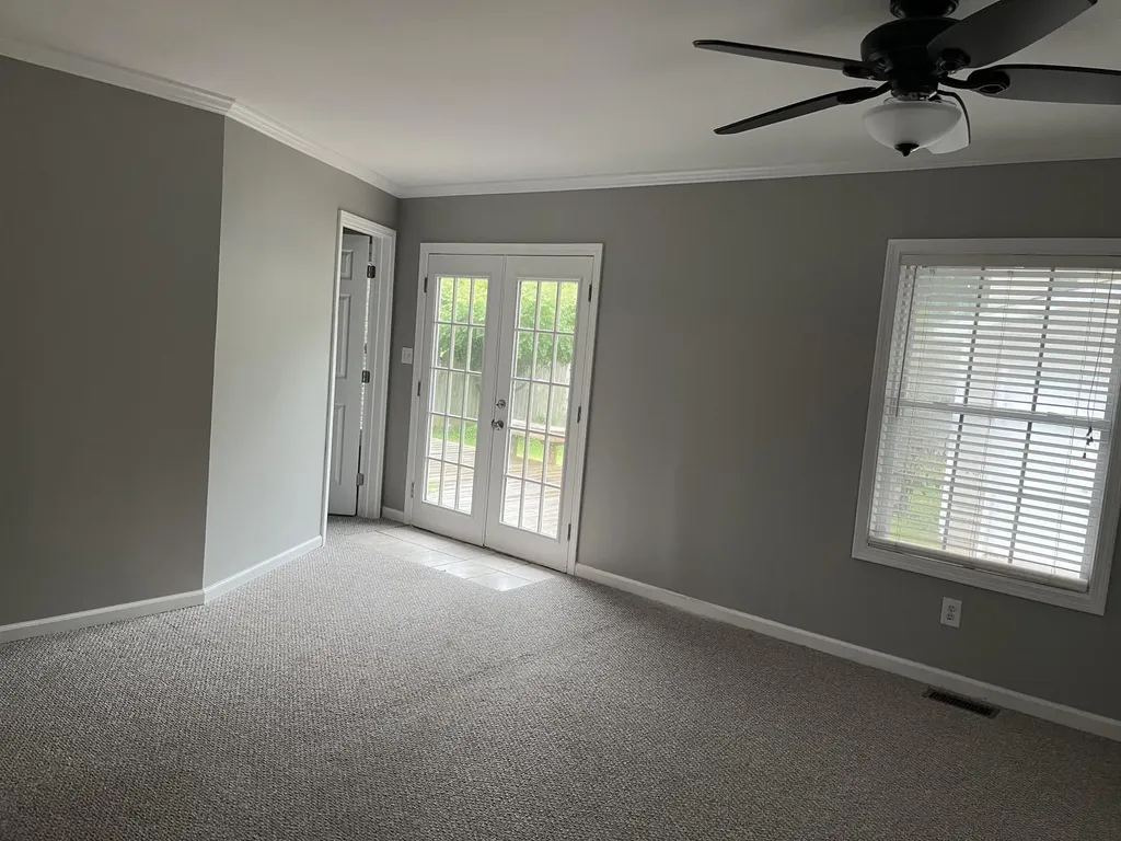 886 Honeysuckle Road Lexington KY 40504