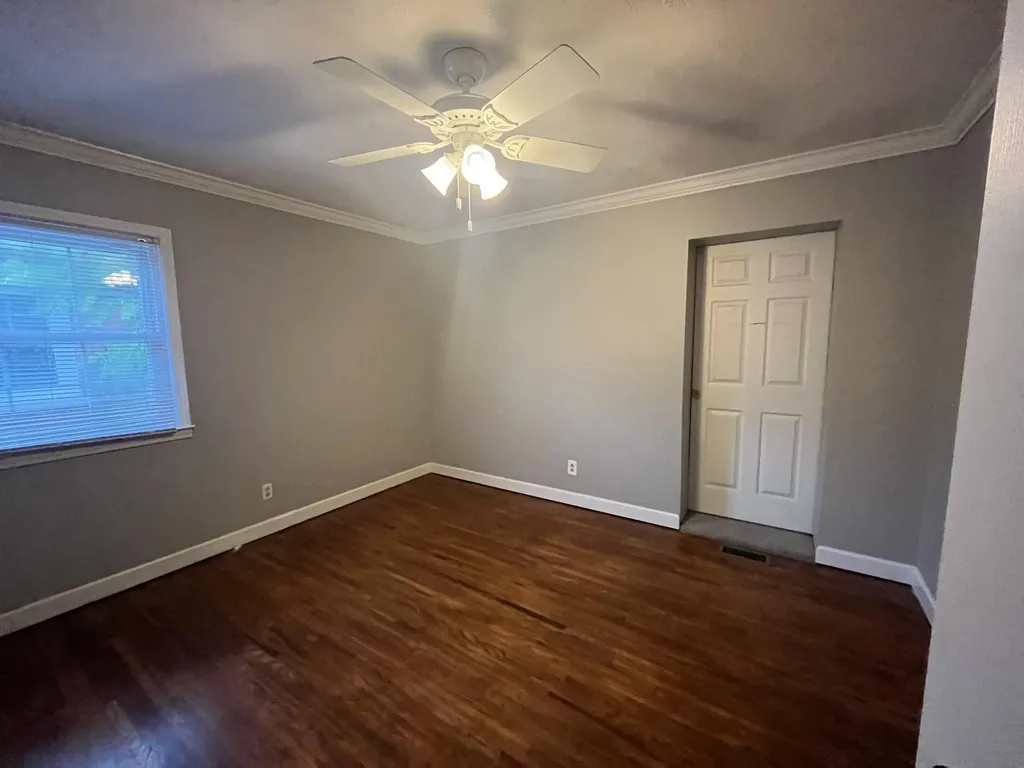886 Honeysuckle Road Lexington KY 40504