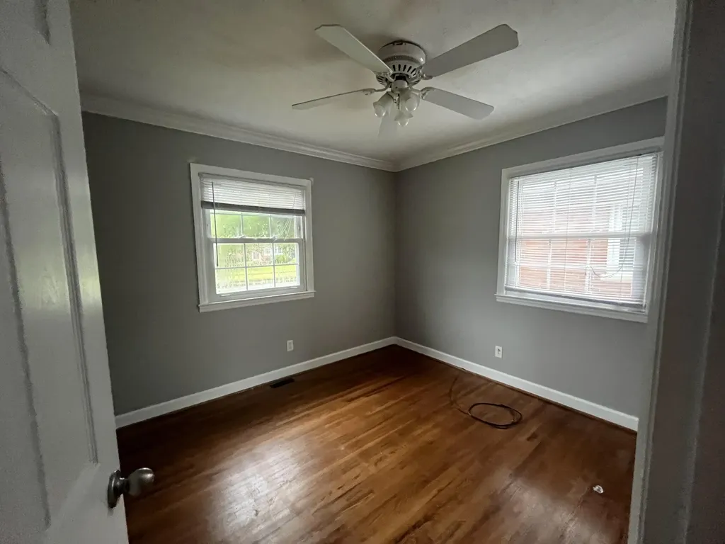 886 Honeysuckle Road Lexington KY 40504