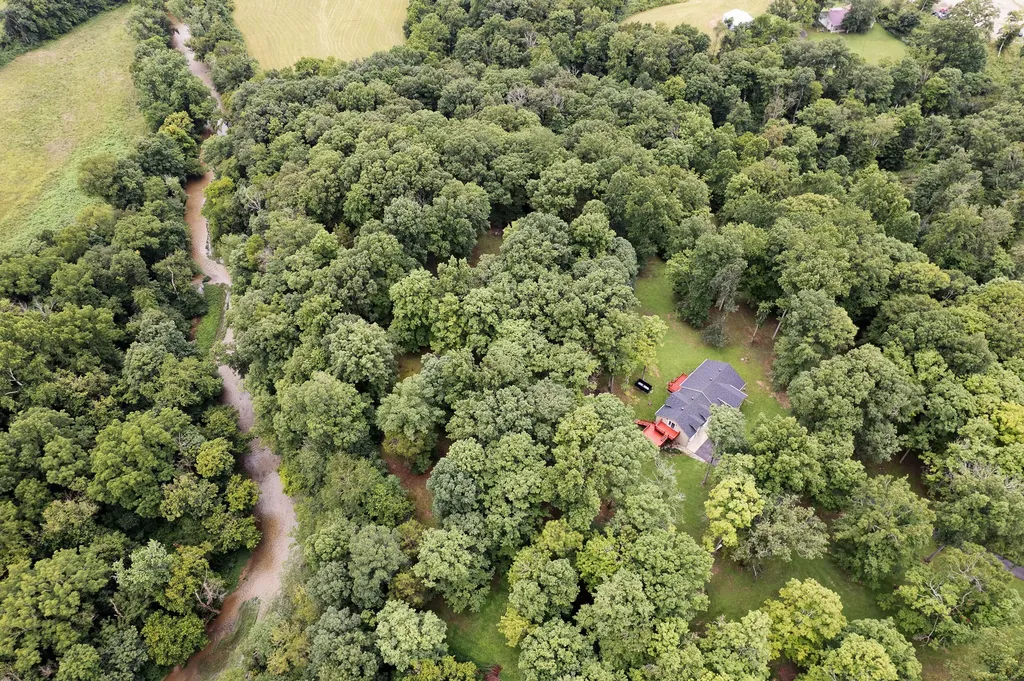 125 Nixon Road Columbia KY 42728