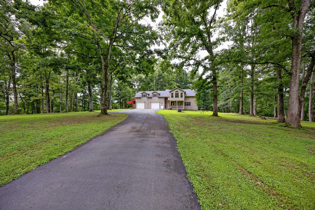 125 Nixon Road Columbia KY 42728
