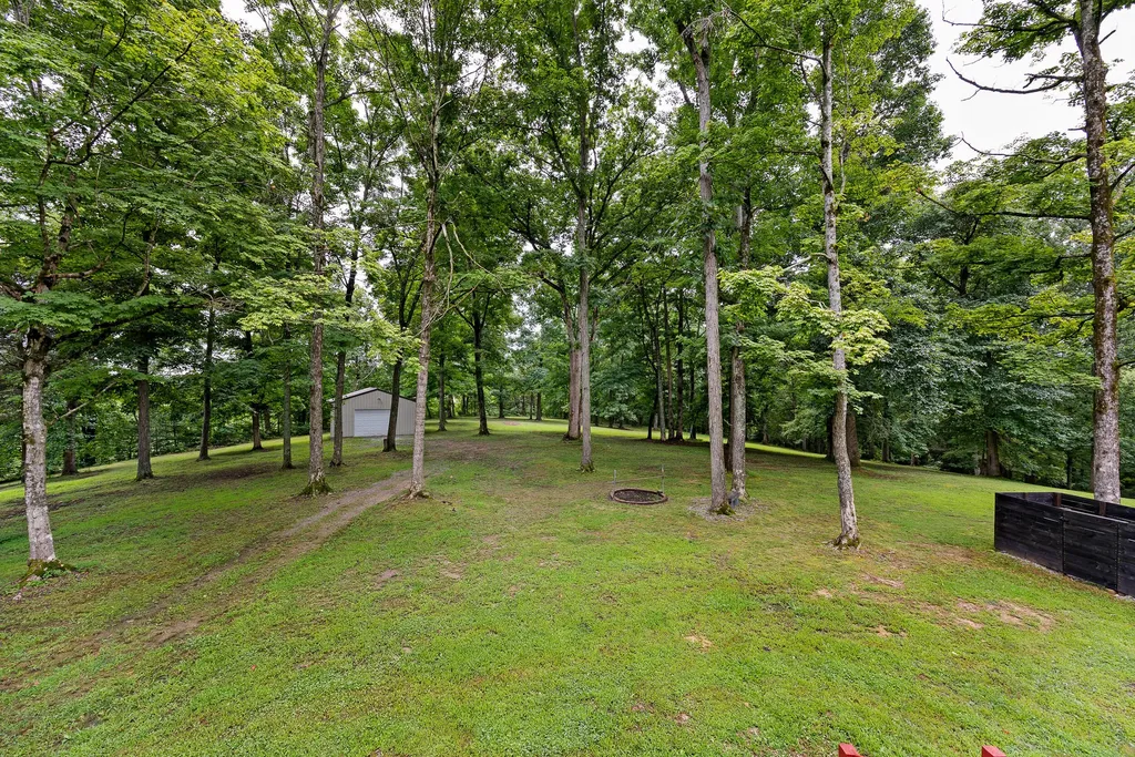 125 Nixon Road Columbia KY 42728
