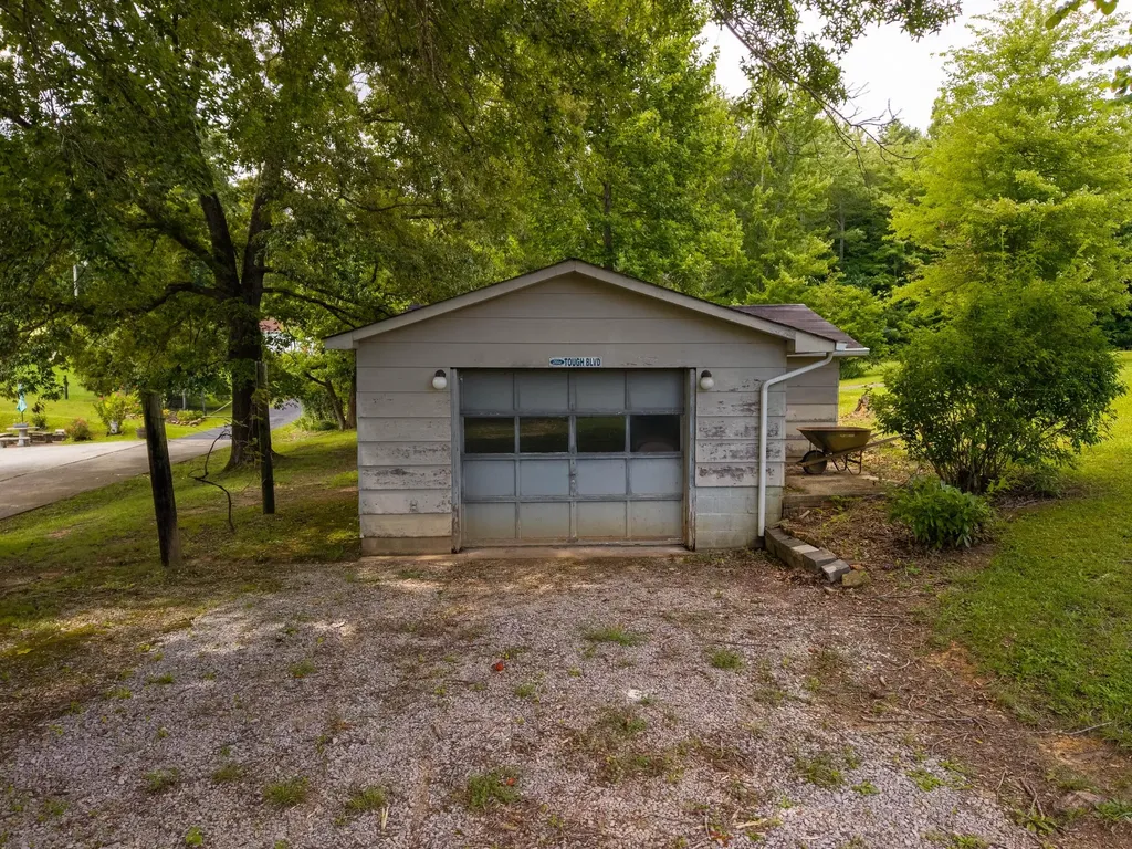 6616 Barbourville Road London KY 40744