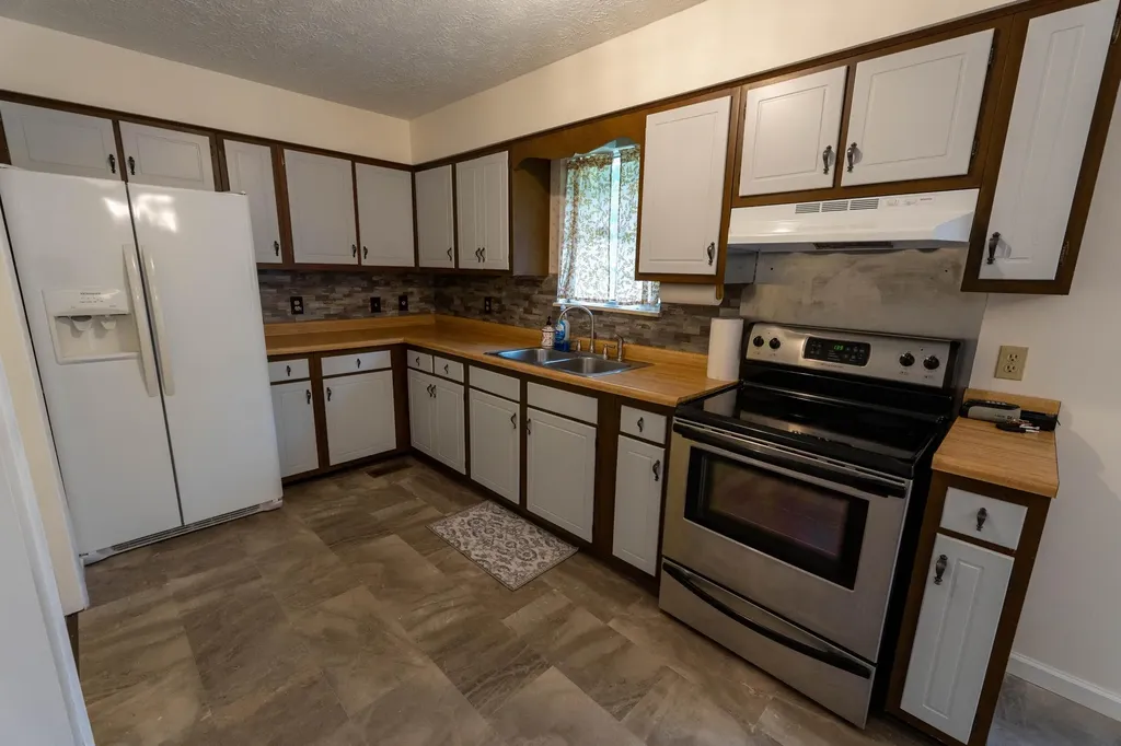 6616 Barbourville Road London KY 40744