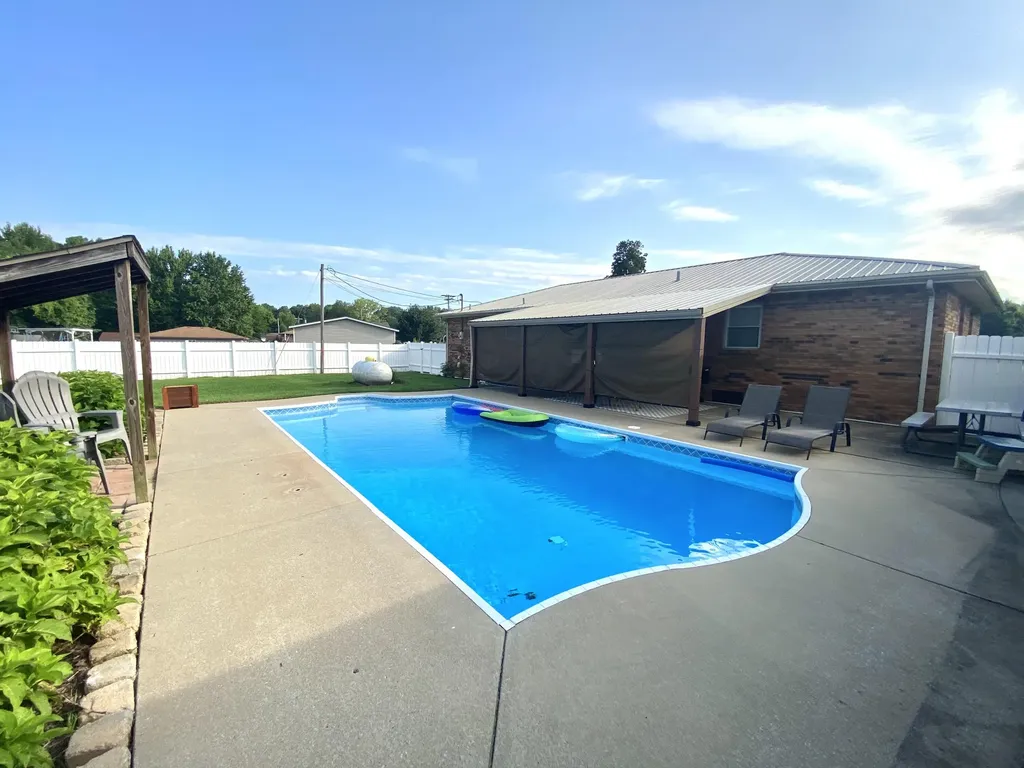 245 Hodge Landing Road Ledbetter KY 42058