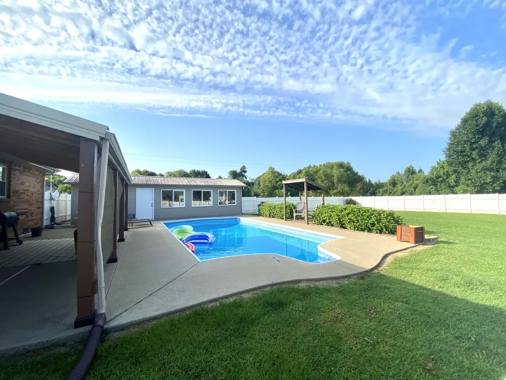 245 Hodge Landing Road Ledbetter KY 42058