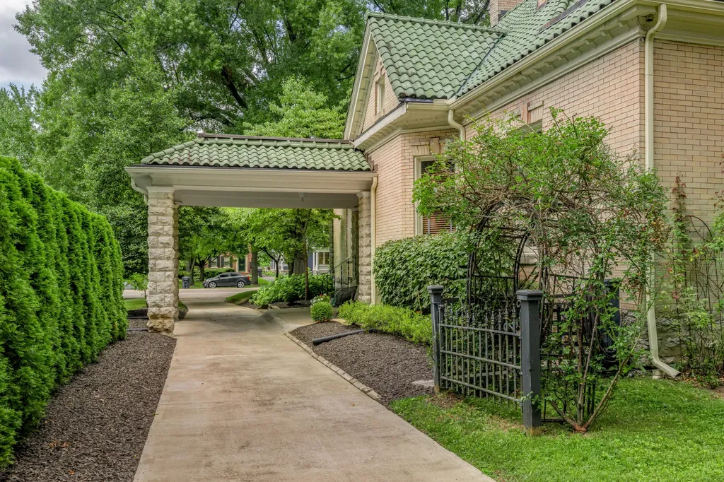 262 S Ashland Avenue Lexington KY 40502