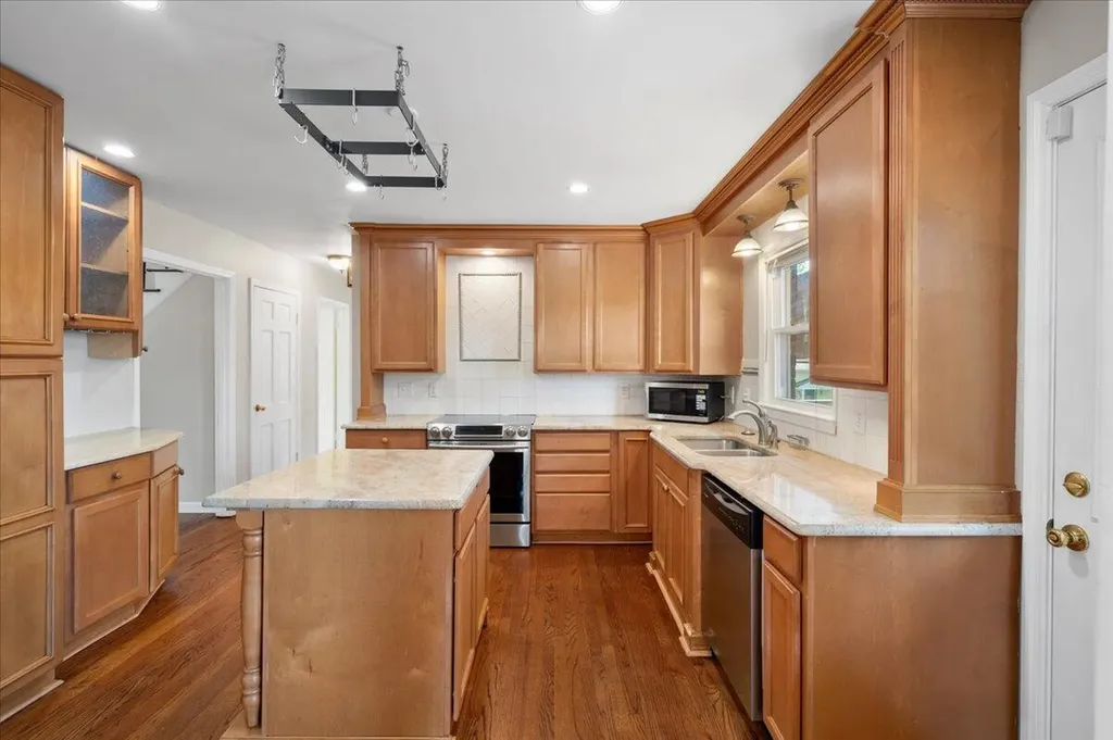 1288 Gainesway Drive Lexington KY 40517