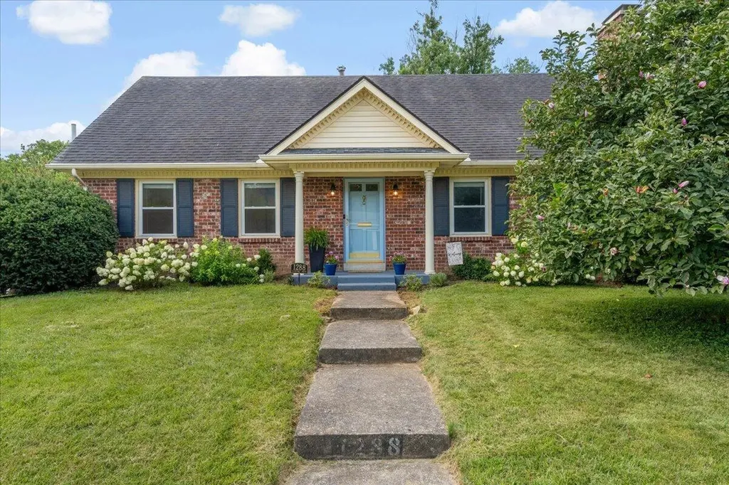 1288 Gainesway Drive Lexington KY 40517