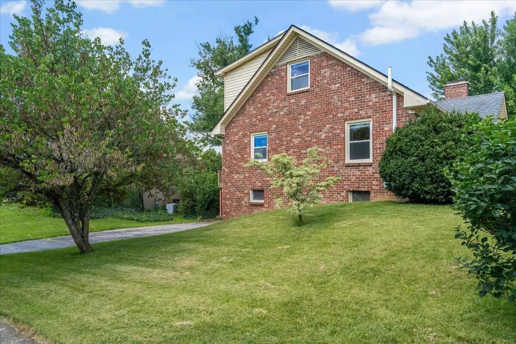 1288 Gainesway Drive Lexington KY 40517