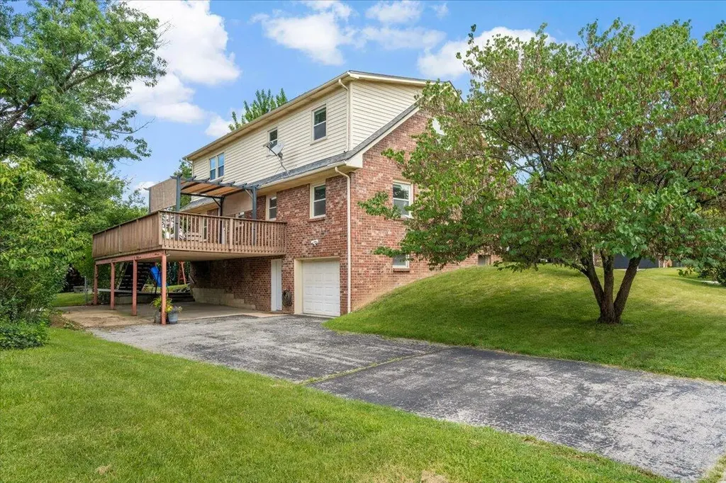 1288 Gainesway Drive Lexington KY 40517