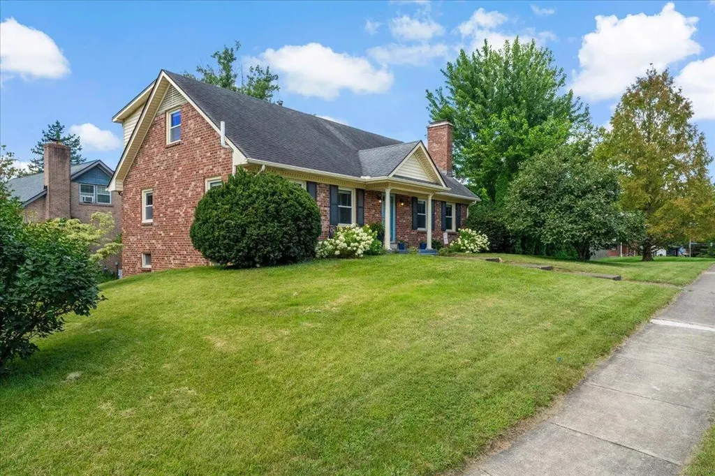 1288 Gainesway Drive Lexington KY 40517