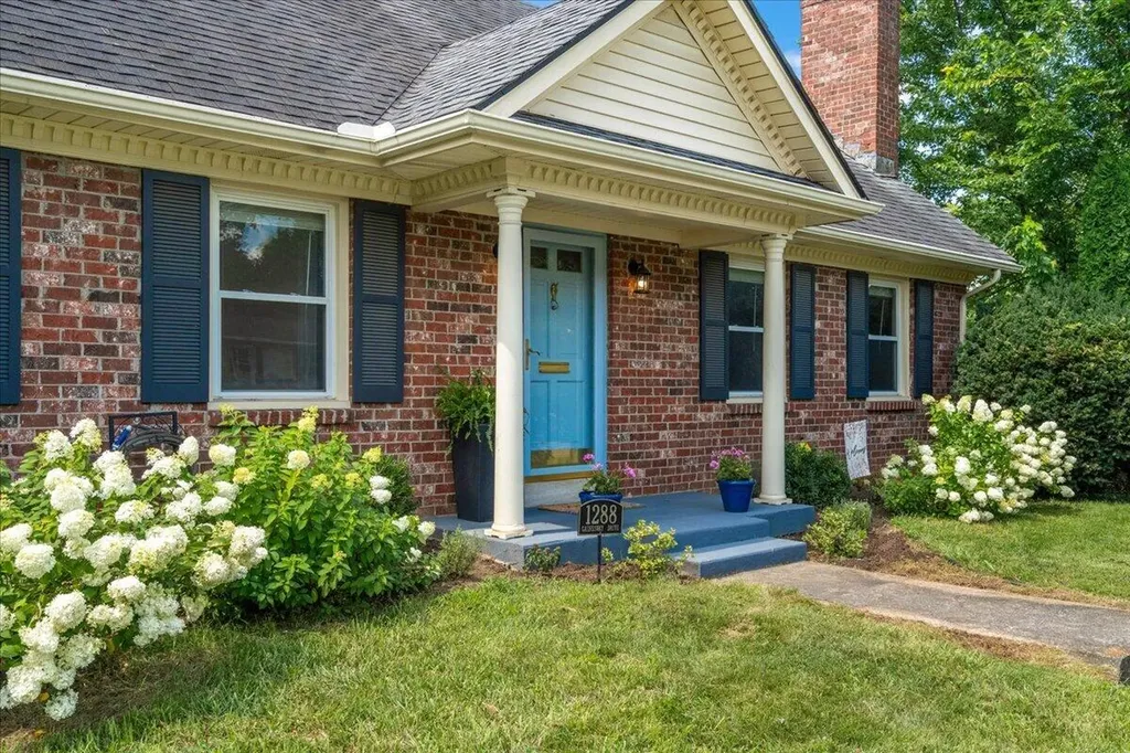 1288 Gainesway Drive Lexington KY 40517