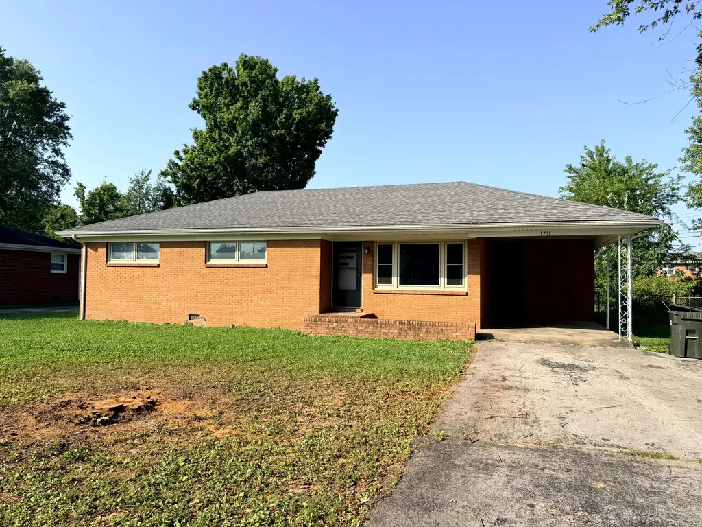 1711 Clarence Drive Hopkinsville KY 42240