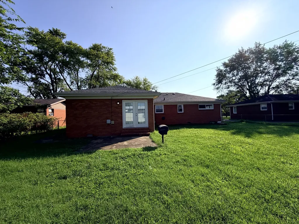 1711 Clarence Drive Hopkinsville KY 42240