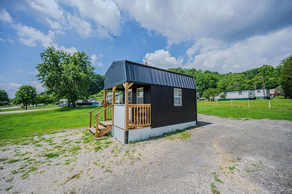 1019 Black Creek Road Clay City KY 40312