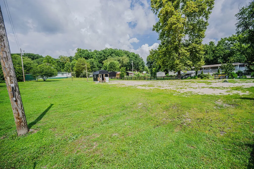 1019 Black Creek Road Clay City KY 40312