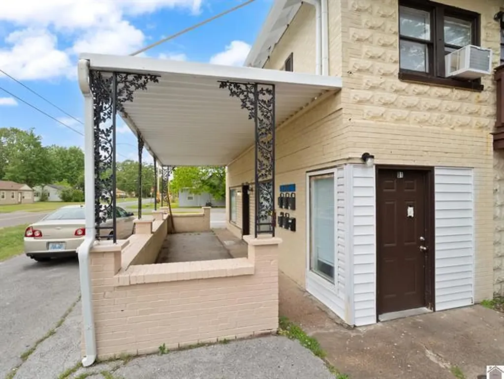 1933 S 28th Street Paducah KY 42001