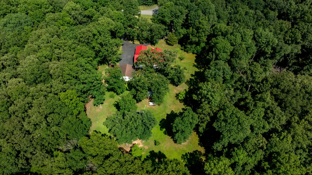 856 Taft Road Gilbertsville KY 42044