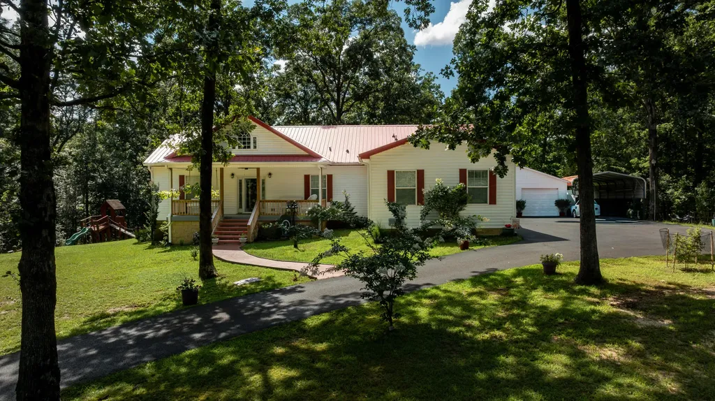 856 Taft Road Gilbertsville KY 42044