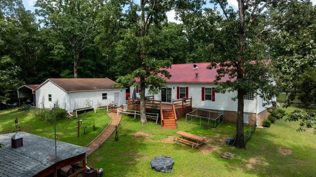 856 Taft Road Gilbertsville KY 42044