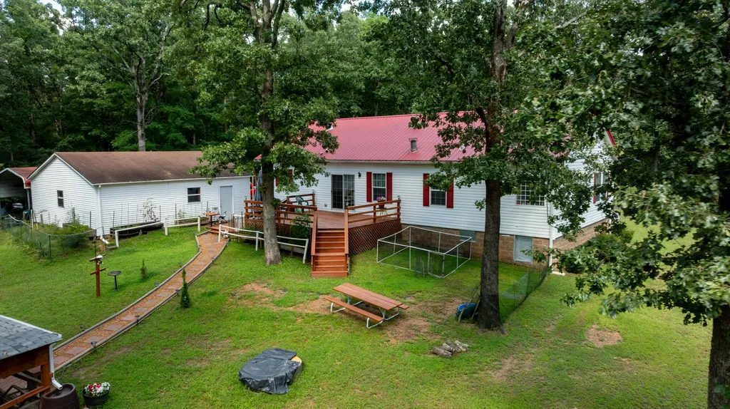 856 Taft Road Gilbertsville KY 42044