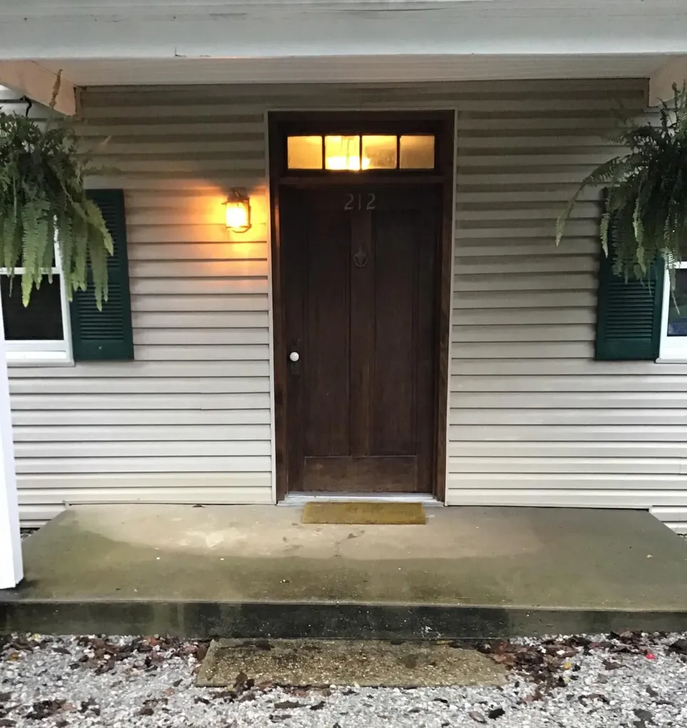 212 W Main Street Midway KY 40347